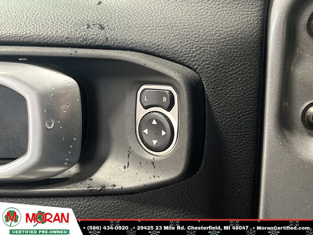 Used 2018 Jeep Wrangler Unlimited Sahara image 25