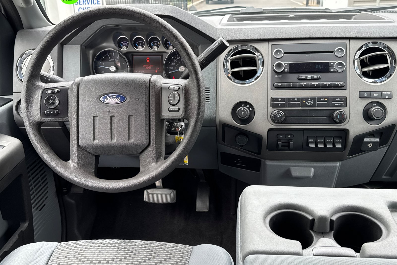 Used 2011 Ford F250 XLT w/ XLT Premium Pkg AWD/4WD image 14
