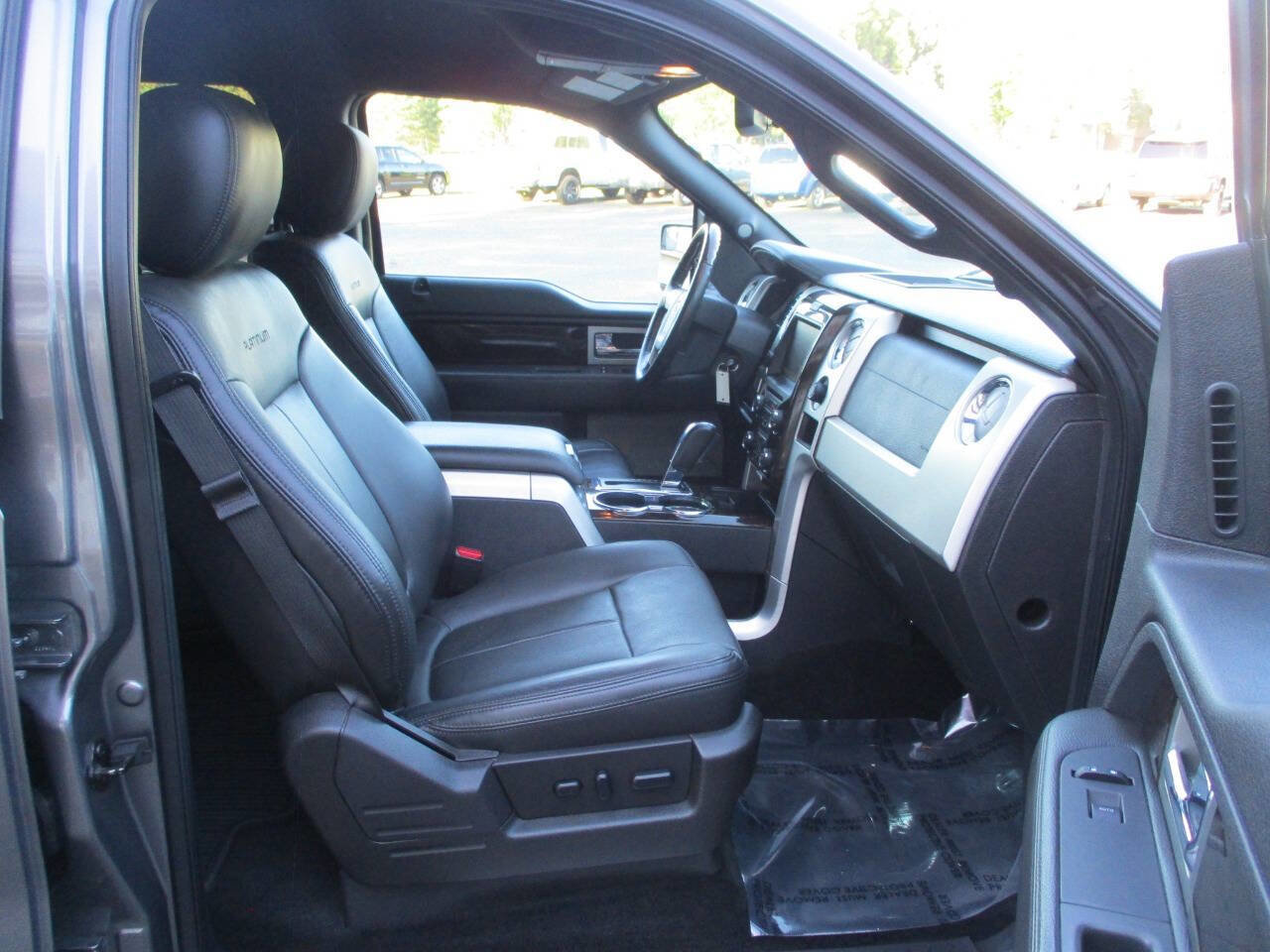 Used 2014 Ford F150 Platinum image 29