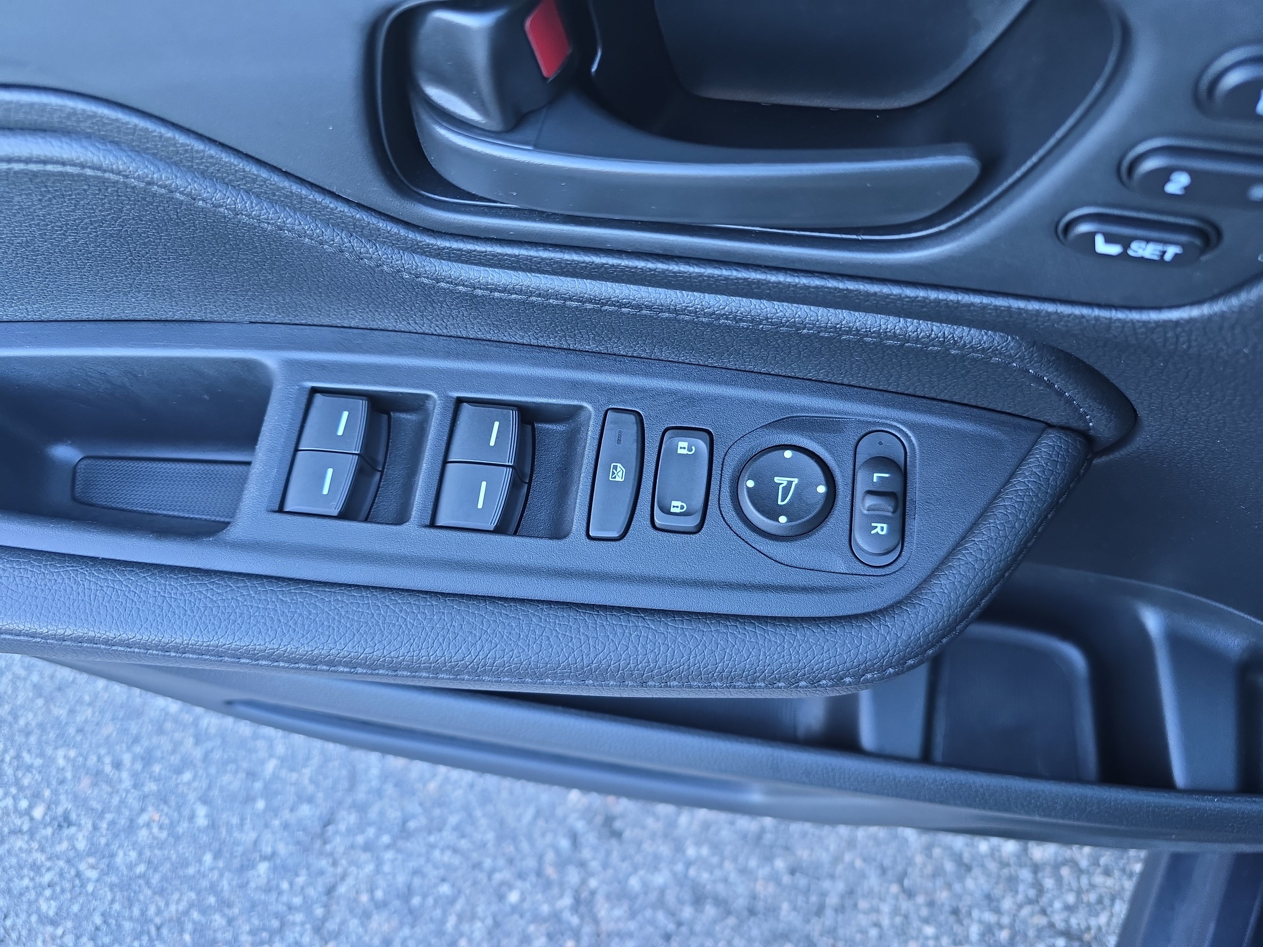 Used 2025 Honda Odyssey EX-L image 24