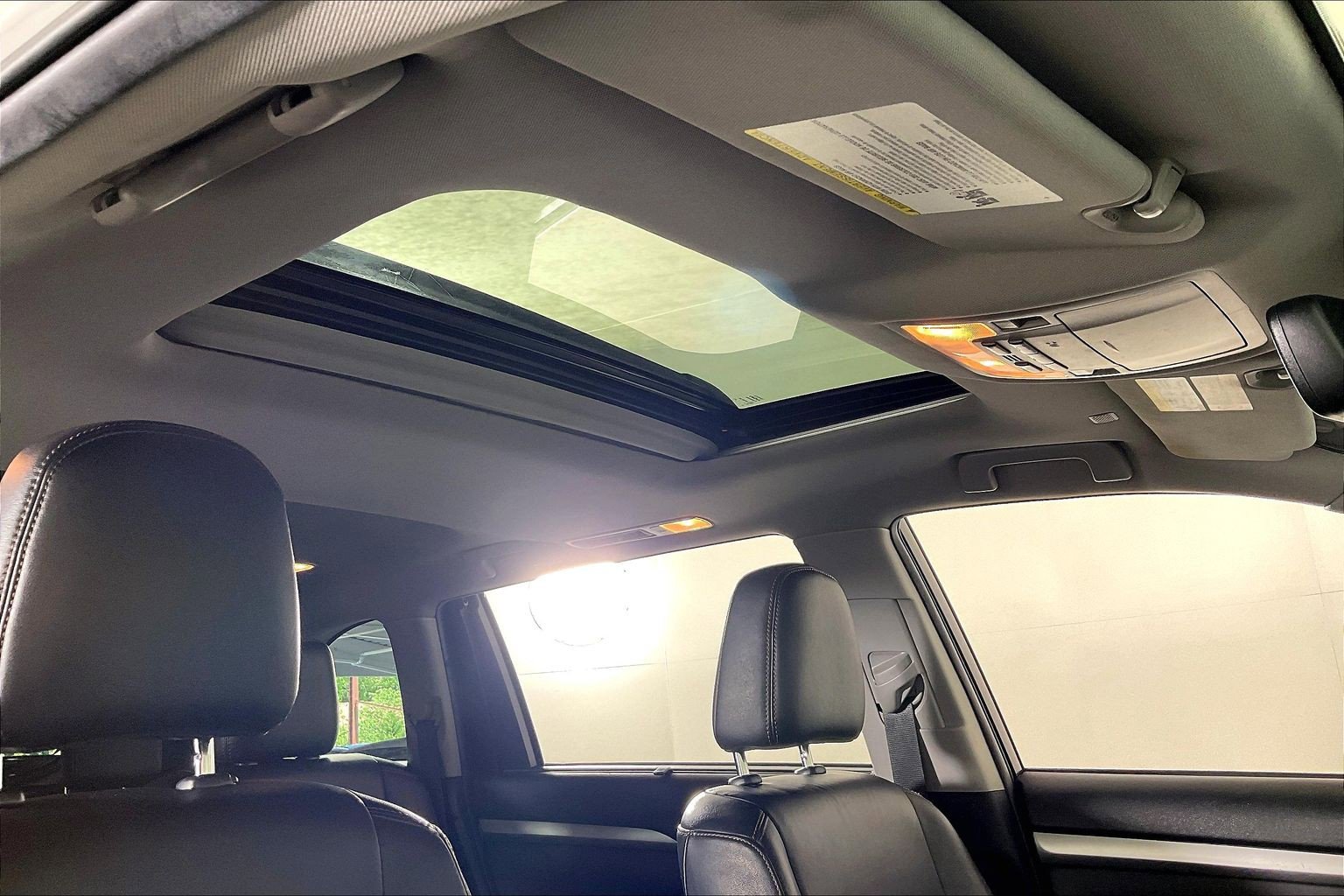 Used 2019 Toyota Highlander XLE AWD/4WD image 20