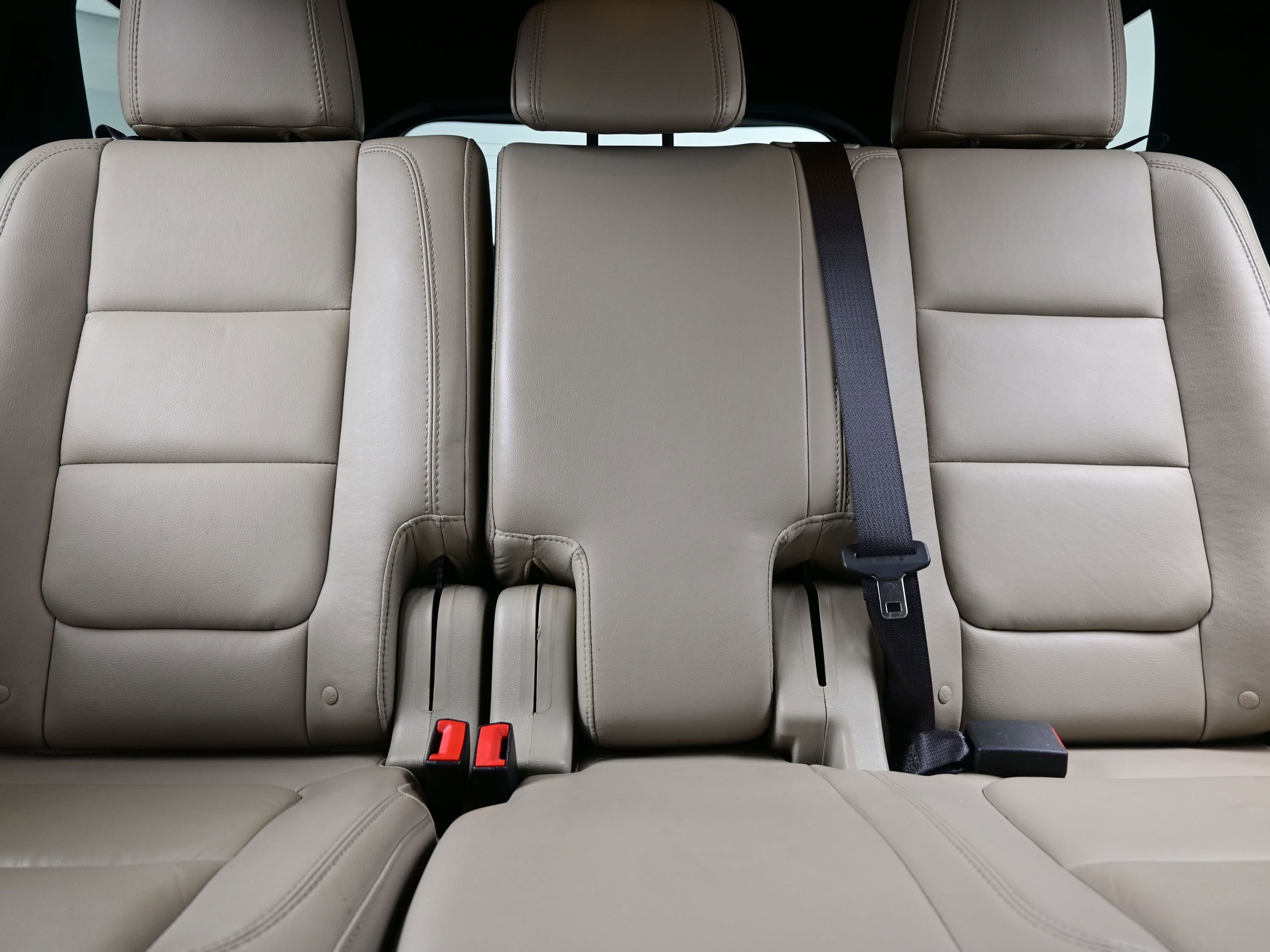 Used 2015 Ford Explorer XLT w/ Equipment Group 202B image 14