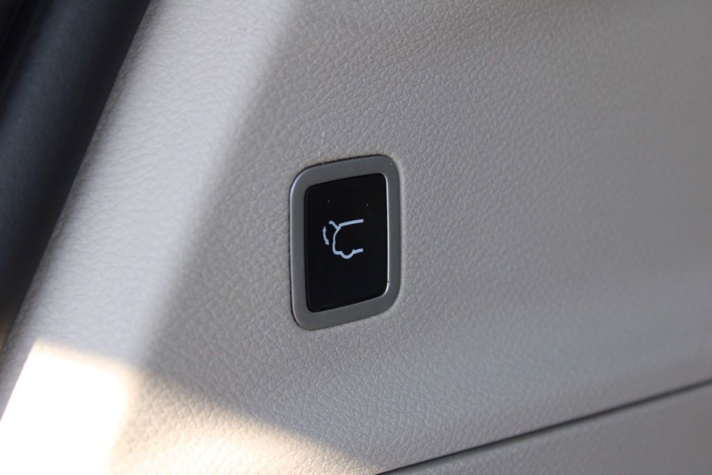 Used 2020 Chrysler Voyager Lxi image 11