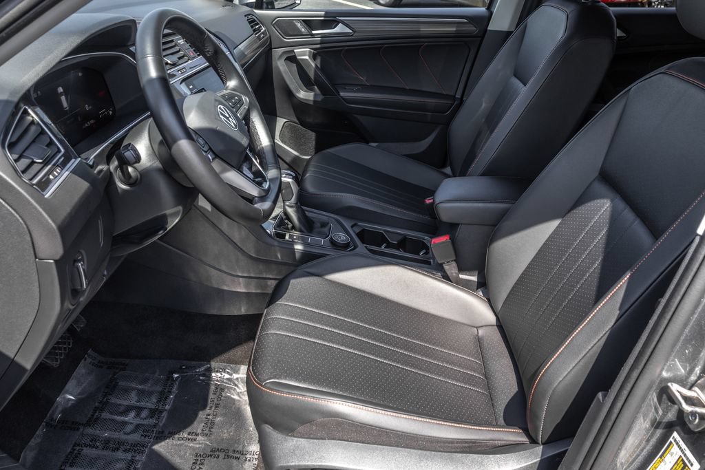Certified 2024 Volkswagen Tiguan Wolfsburg Edition AWD/4WD image 13