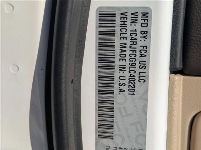 Used 2020 Jeep Grand Cherokee Overland AWD/4WD image 16