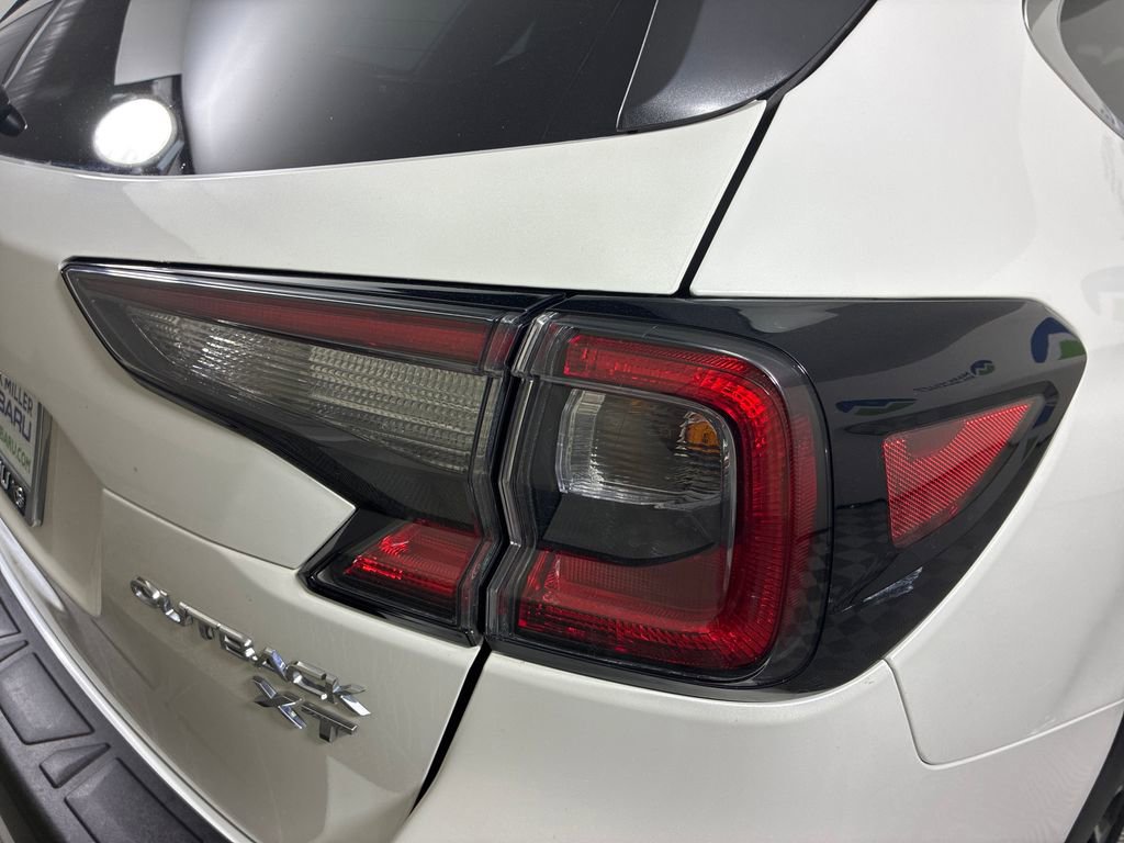 Used 2023 Subaru Outback Limited XT AWD/4WD image 33