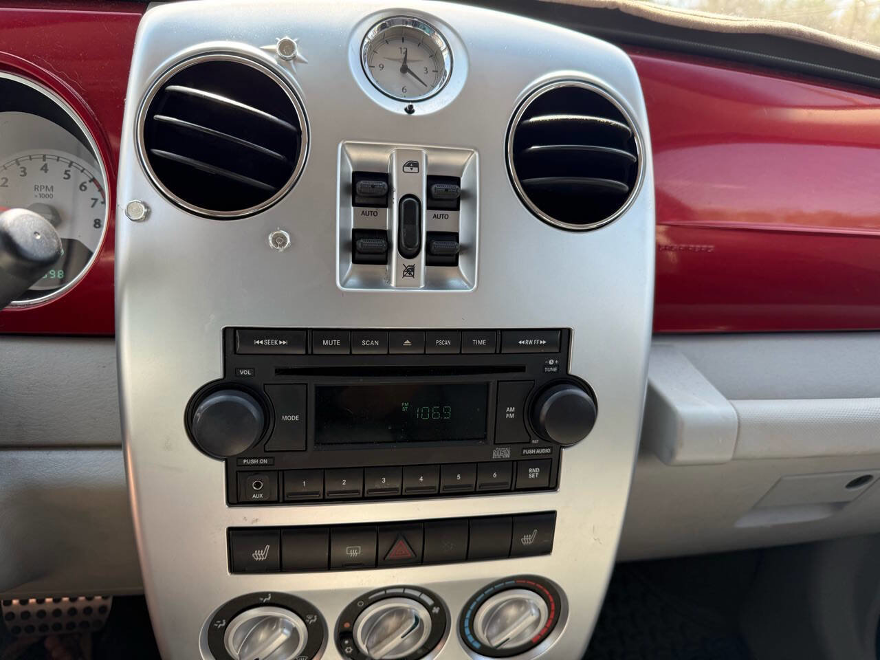 Used 2006 Chrysler PT Cruiser Limited FWD image 24