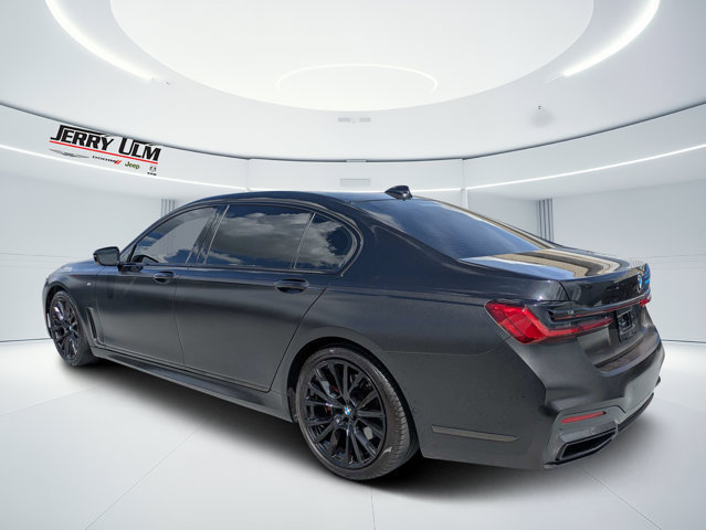 Used 2022 BMW 740i w/ M Sport Package RWD image 5