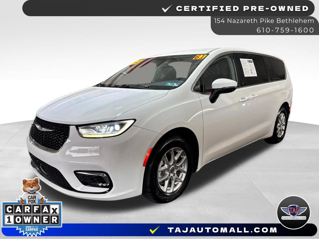Used 2023 Chrysler Pacifica Touring-L FWD image 1