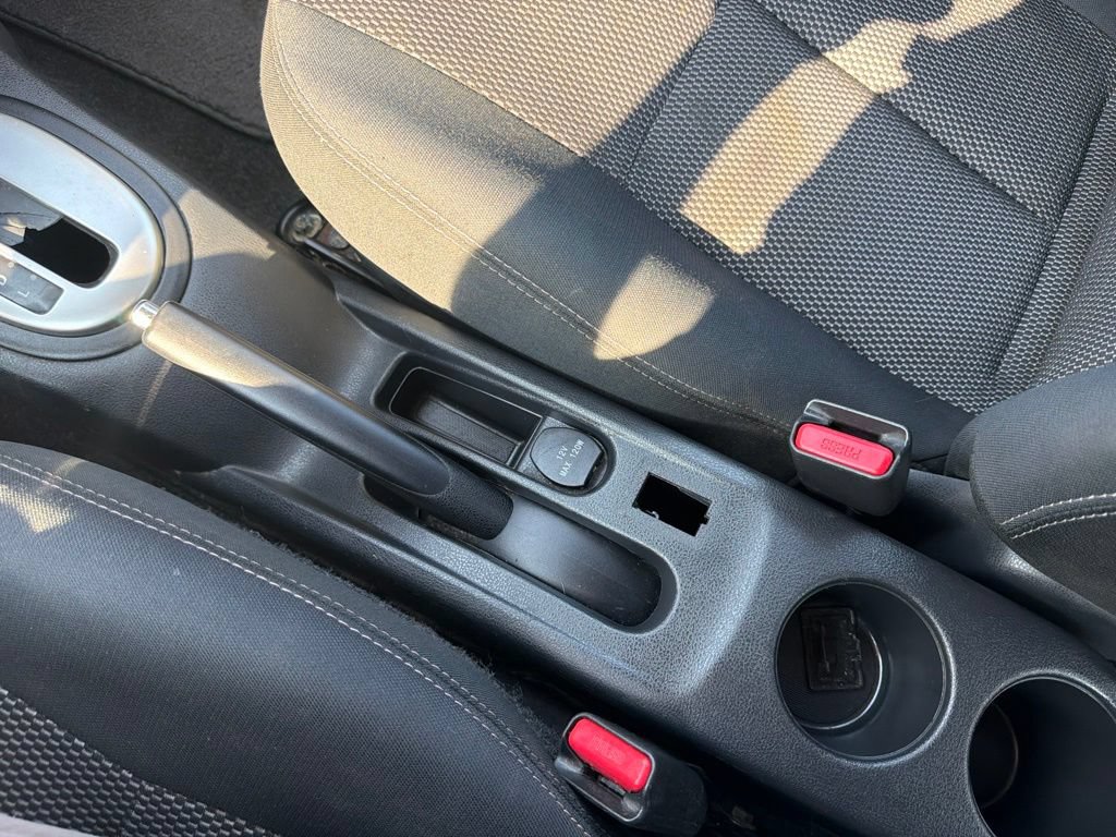 Used 2015 Nissan Versa SV FWD image 22
