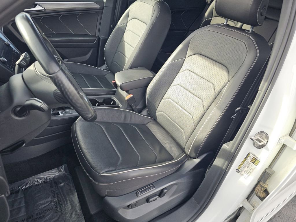 Used 2022 Volkswagen Tiguan SEL R-Line image 6