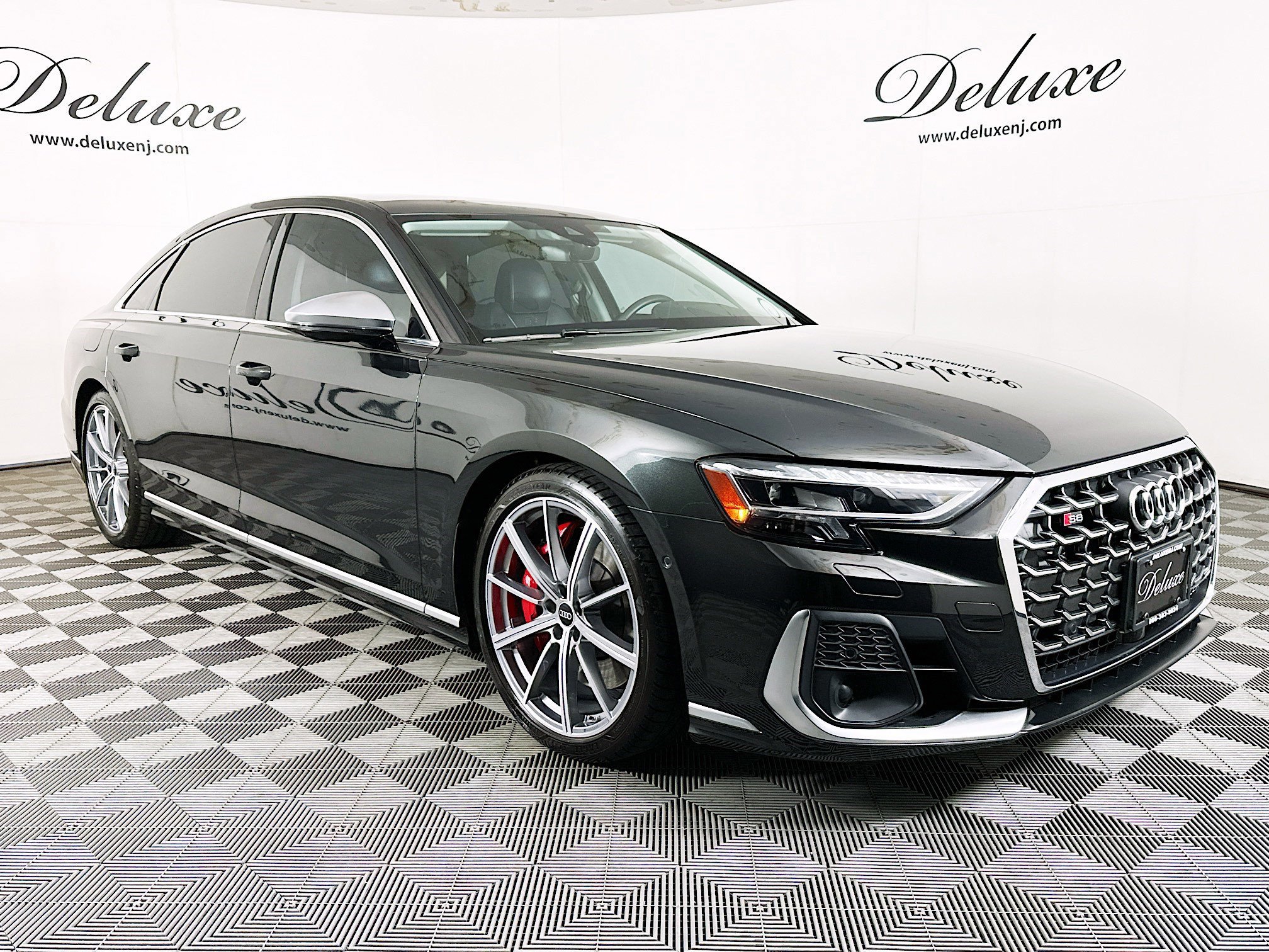 Used 2022 Audi S8 w/ S8 Executive Package image 1