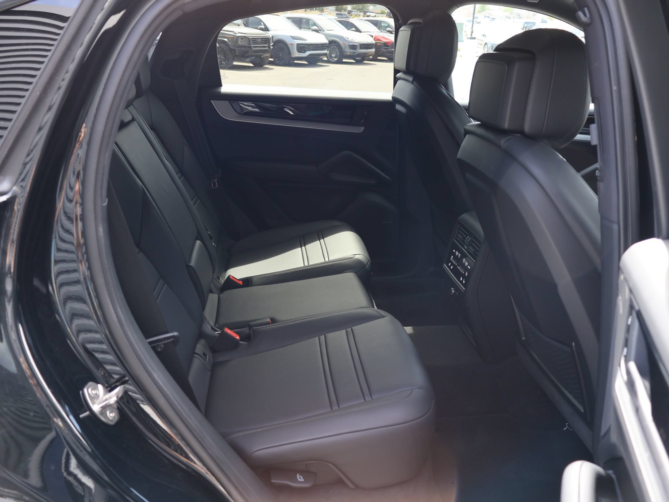 Certified 2026 Porsche Cayenne Coupe AWD/4WD image 30