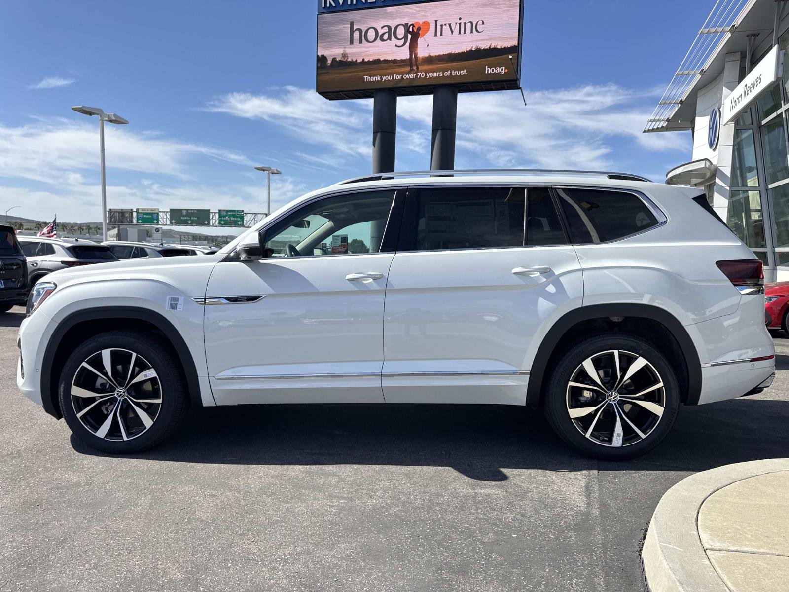 New 2026 Volkswagen Atlas SEL Premium R-Line image 2