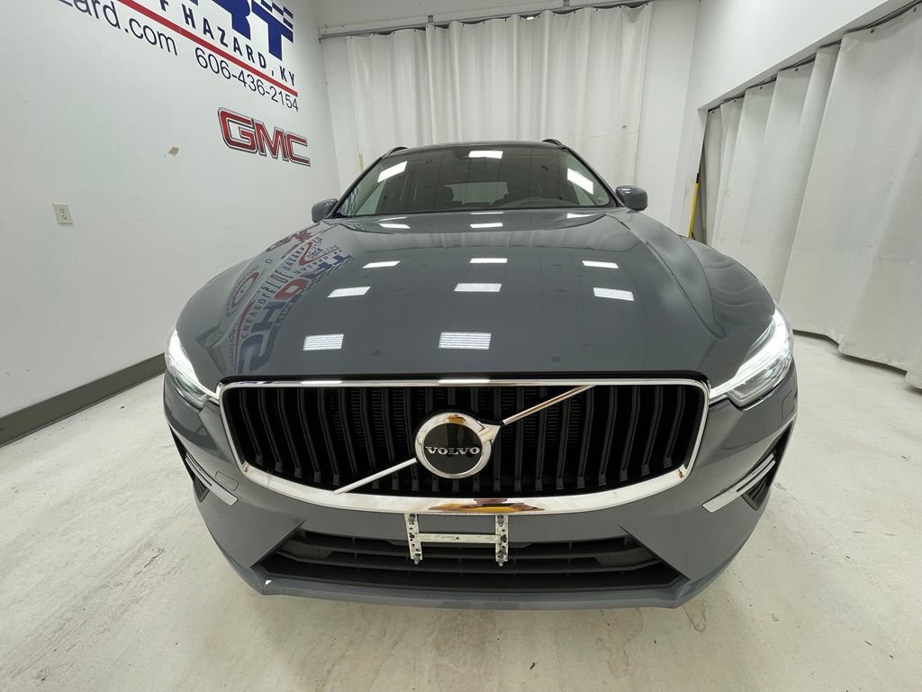 Used 2023 Volvo XC60 B5 Core w/ Climate Package AWD/4WD image 2