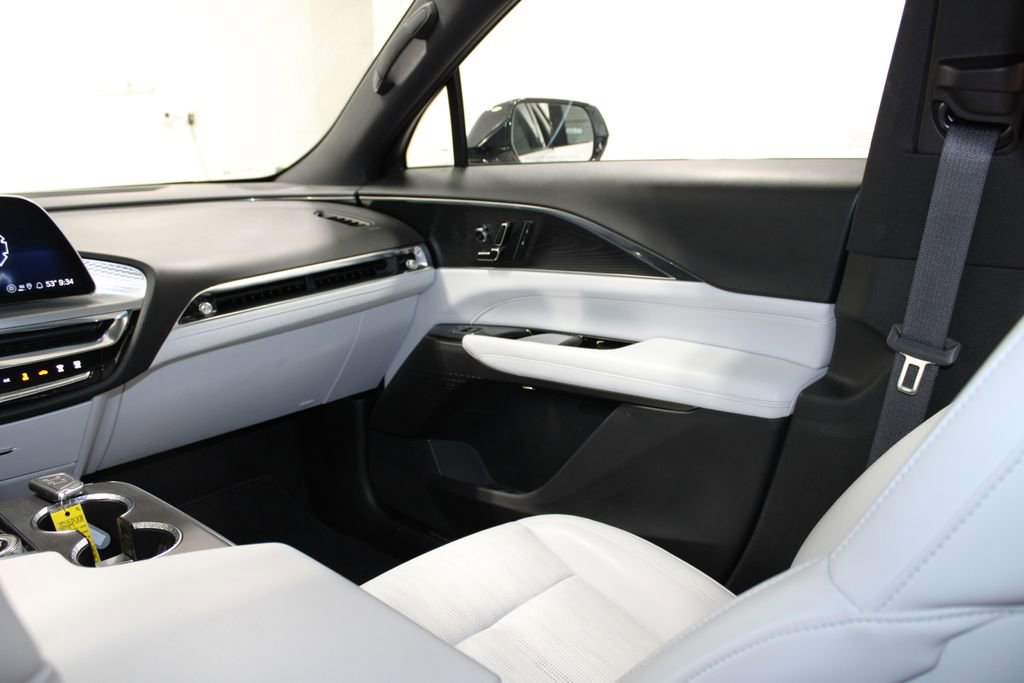 Used 2024 Cadillac Lyriq Luxury image 29