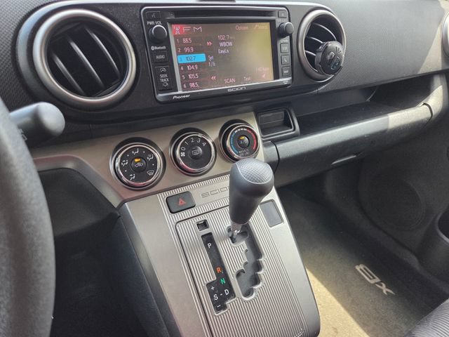Used 2015 Scion xB FWD image 12