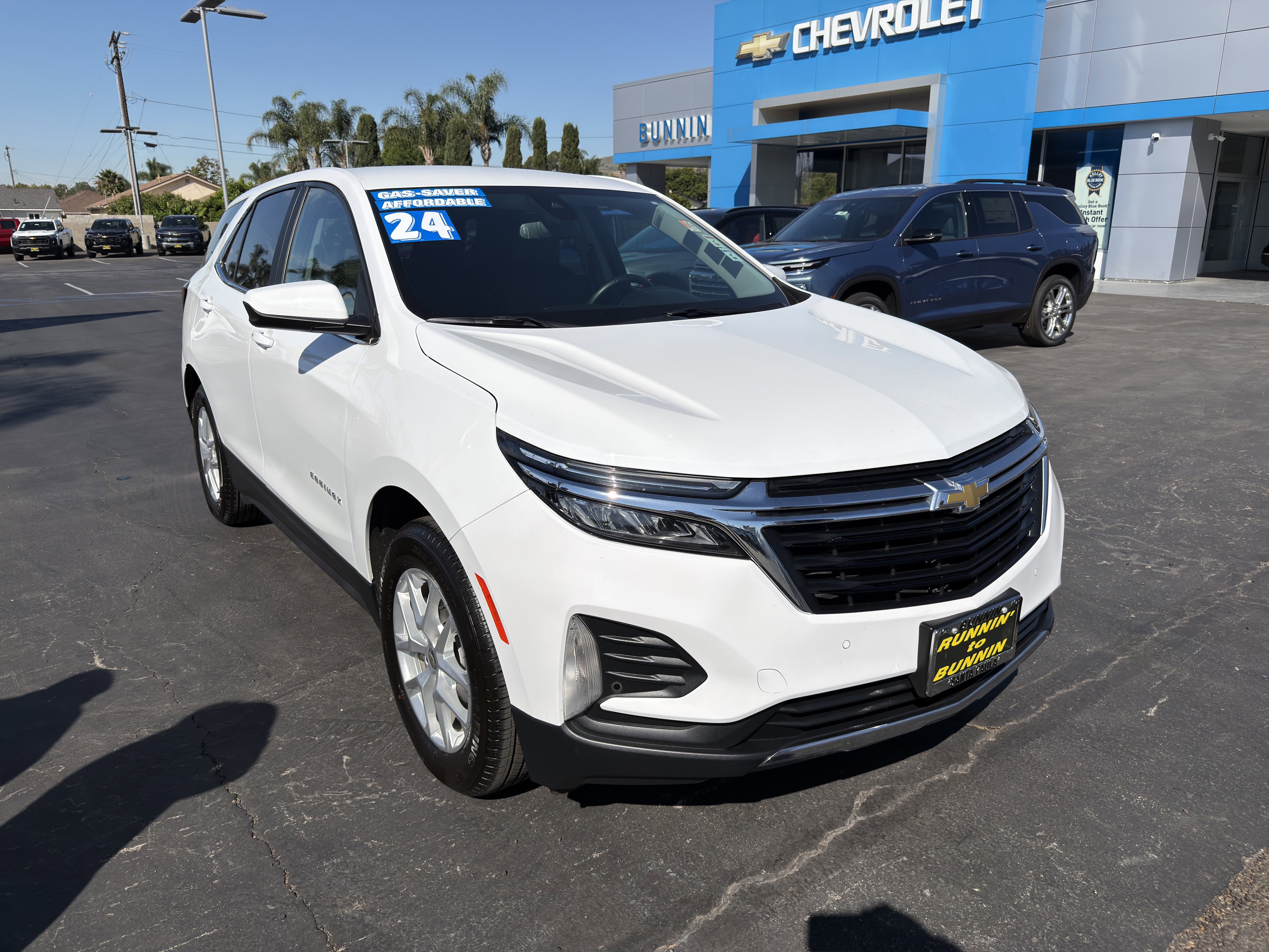 Used 2024 Chevrolet Equinox LT image 2