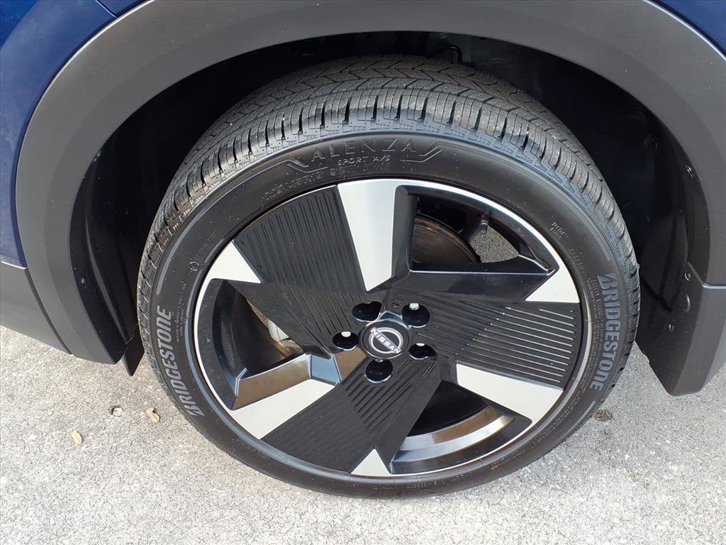 Used 2025 Nissan Kicks SR image 11