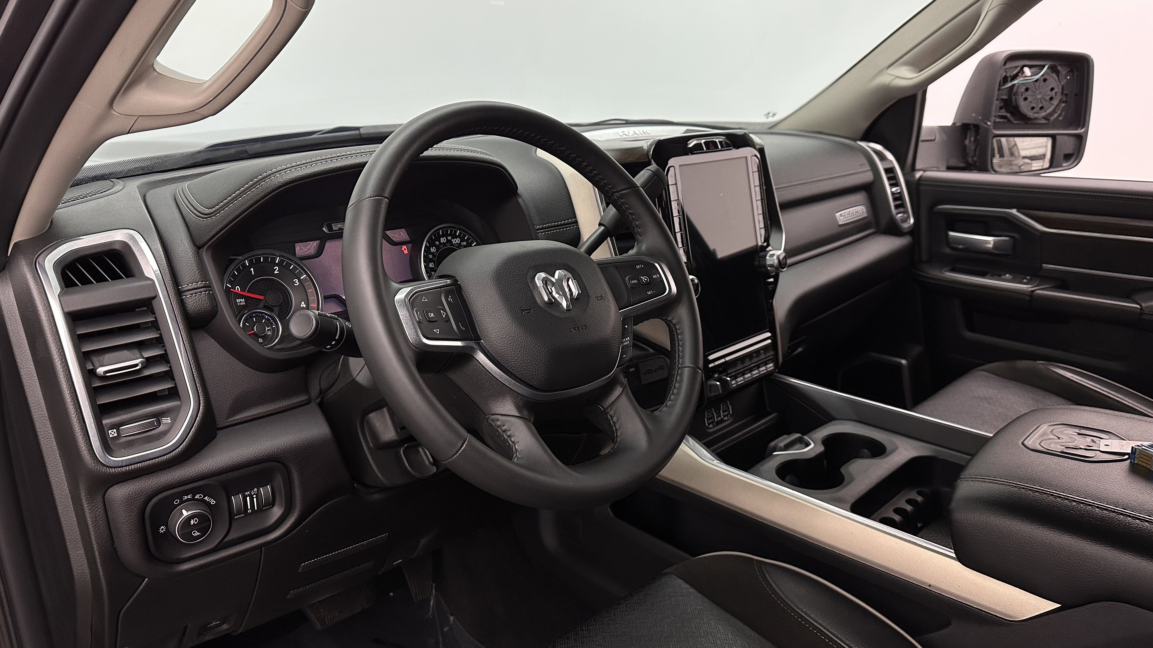 Used 2024 RAM 3500 Laramie w/ Towing Technology Group image 10