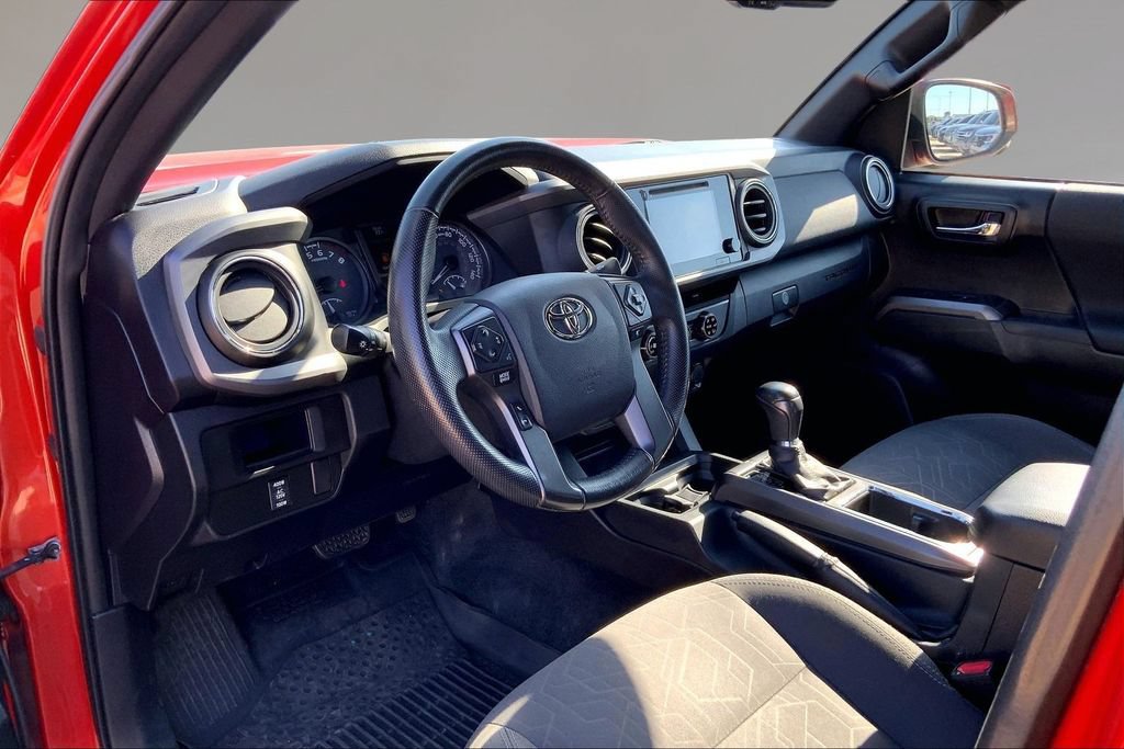 Used 2016 Toyota Tacoma TRD Off-Road w/ Towing Package AWD/4WD image 14