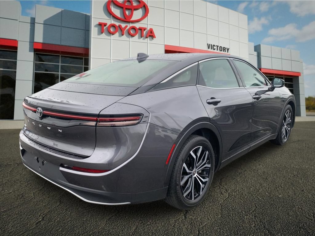 Used 2023 Toyota Crown AWD/4WD image 3