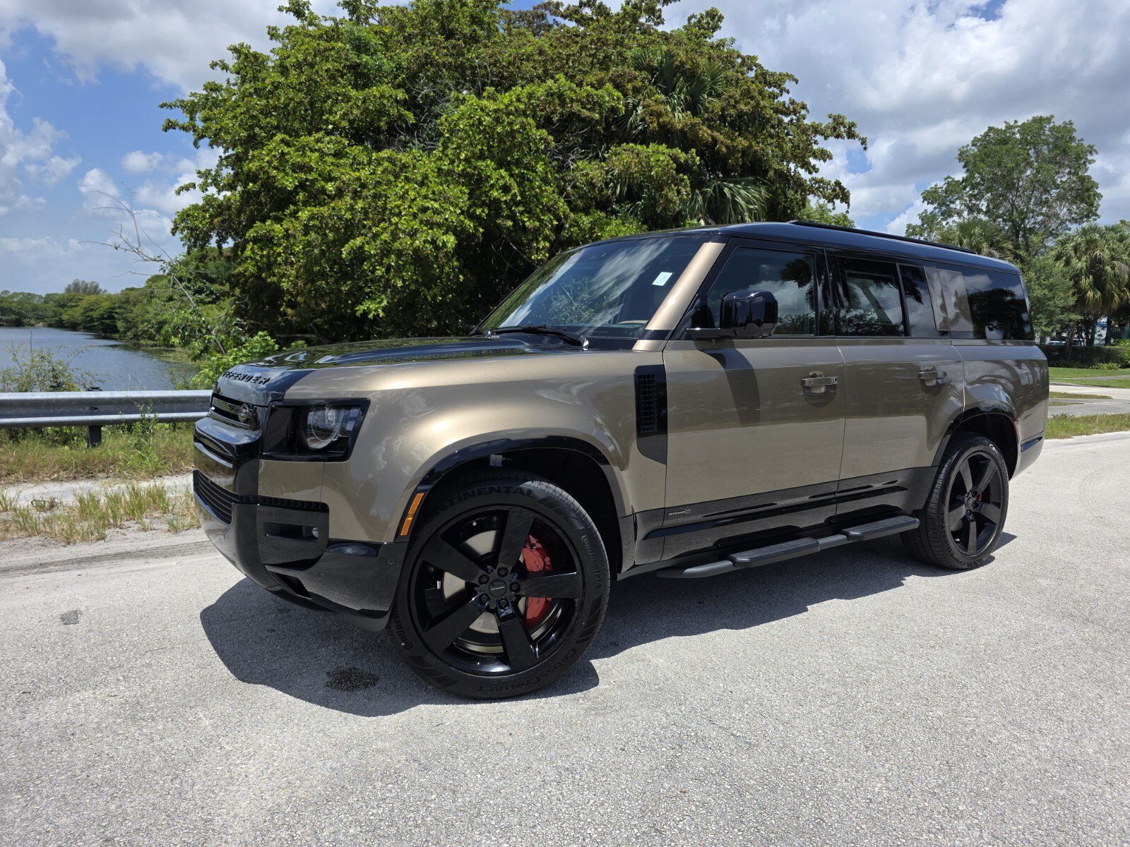 New 2026 Land Rover Defender 130 X AWD/4WD image 1