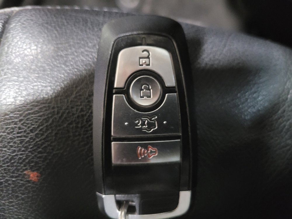 Used 2020 Ford Fusion SE image 32