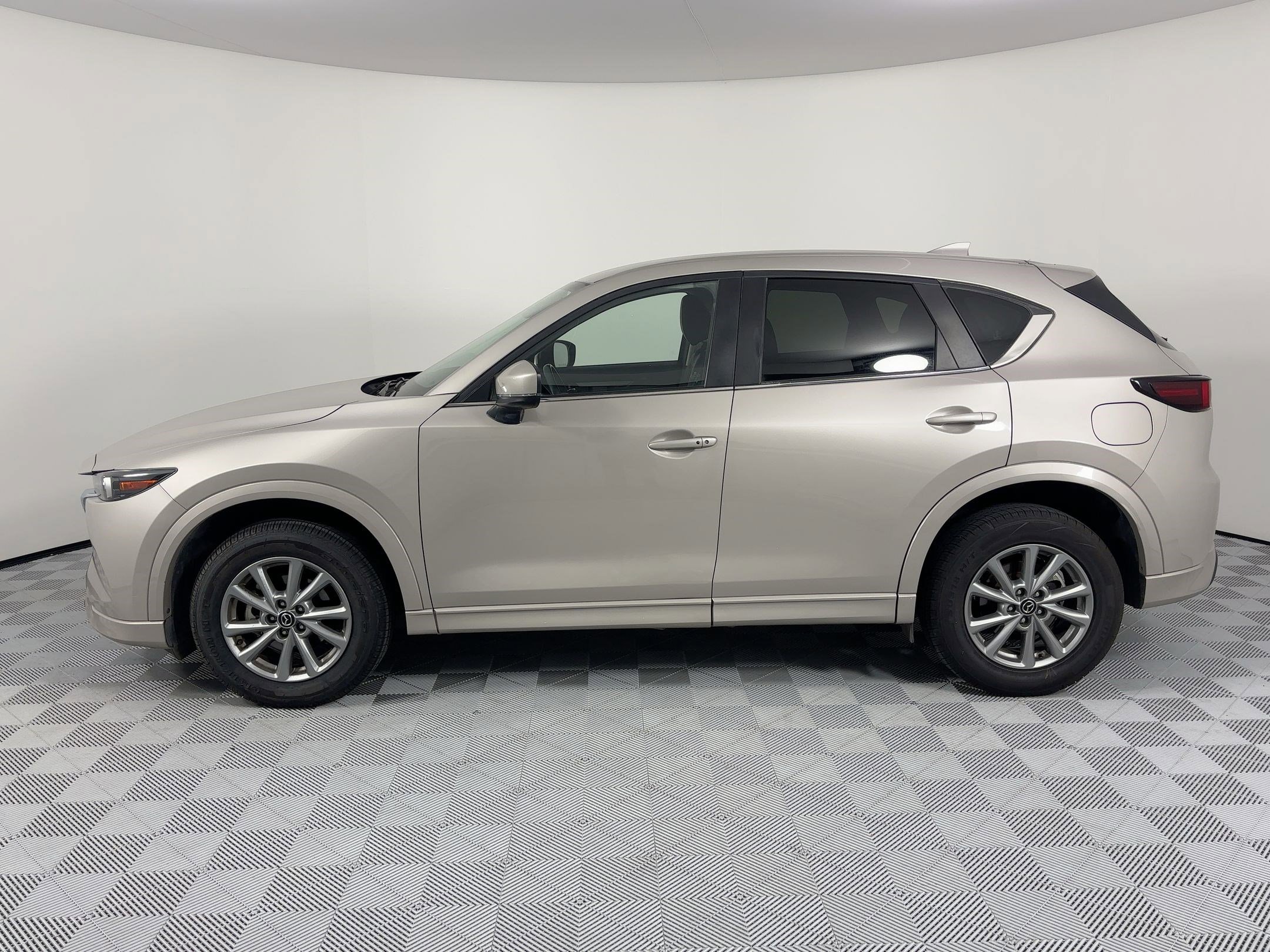 Used 2024 MAZDA CX-5 AWD 2.5 S w/ Select Package image 2