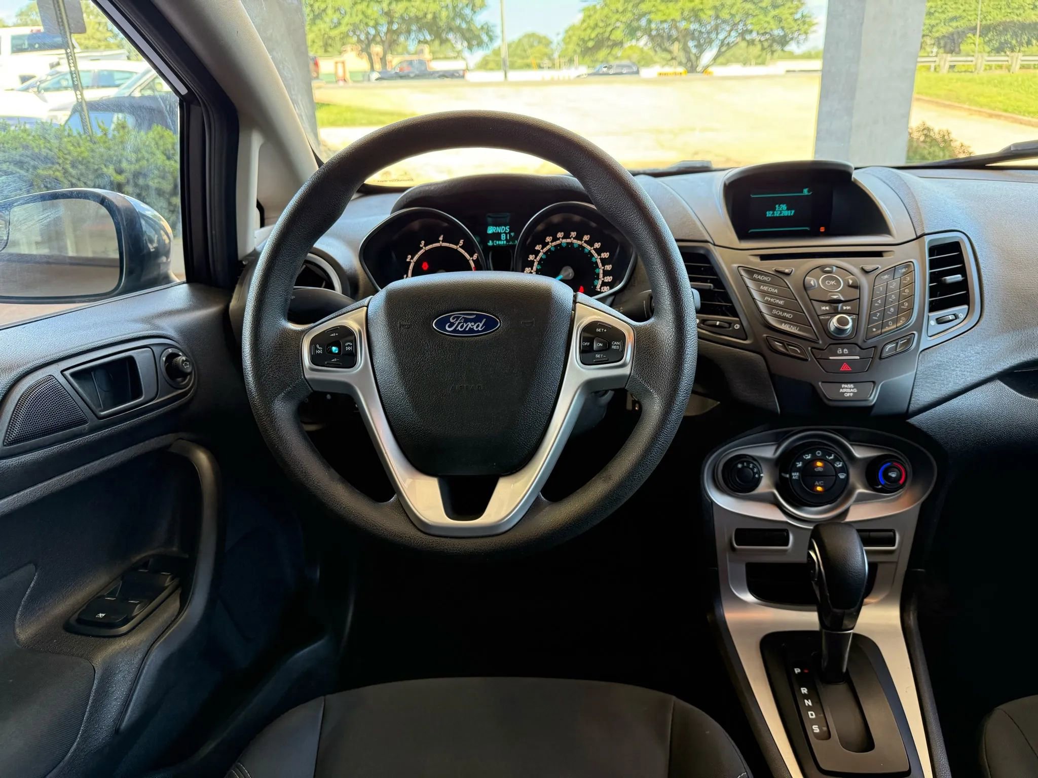 Used 2017 Ford Fiesta SE image 11