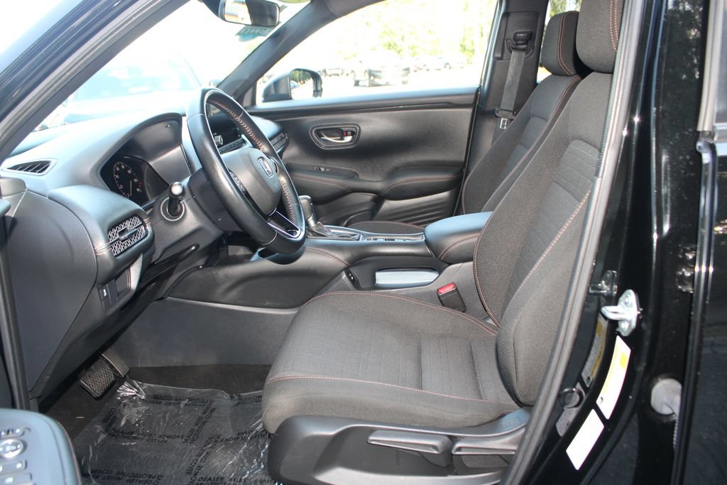 Used 2025 Honda HR-V Sport image 9
