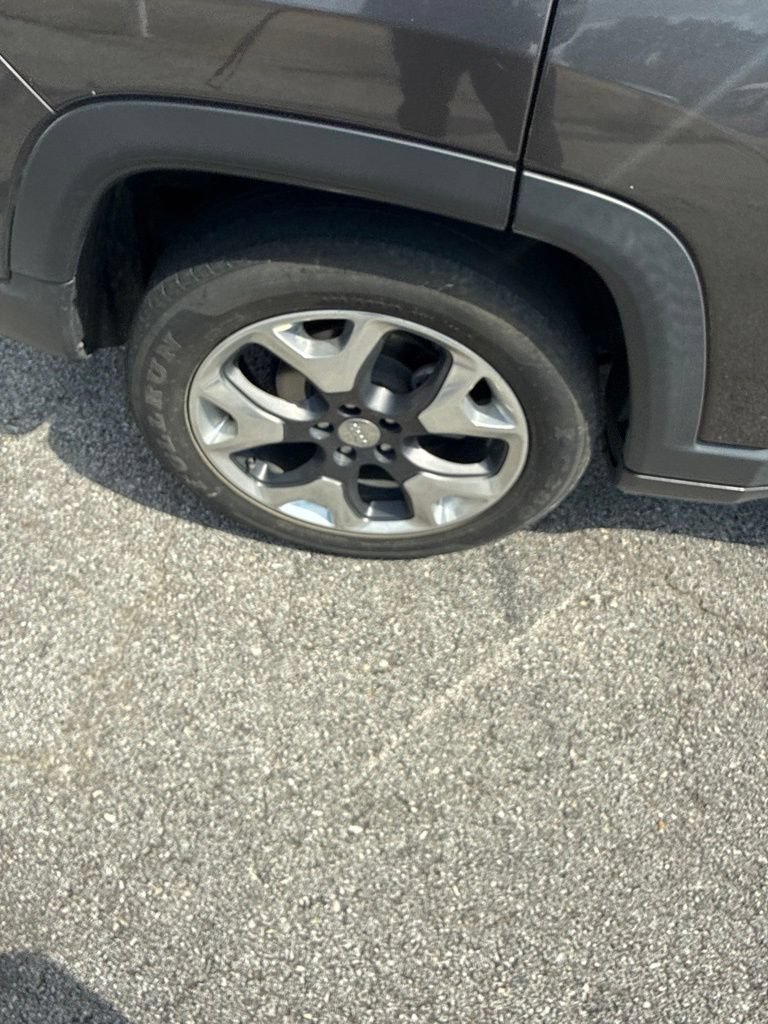 Used 2019 Jeep Compass Limited FWD image 13