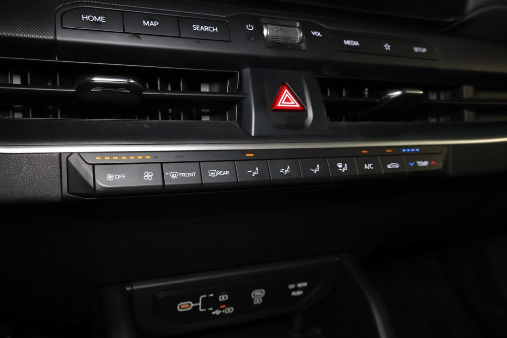Used 2025 Kia K4 FWD image 28