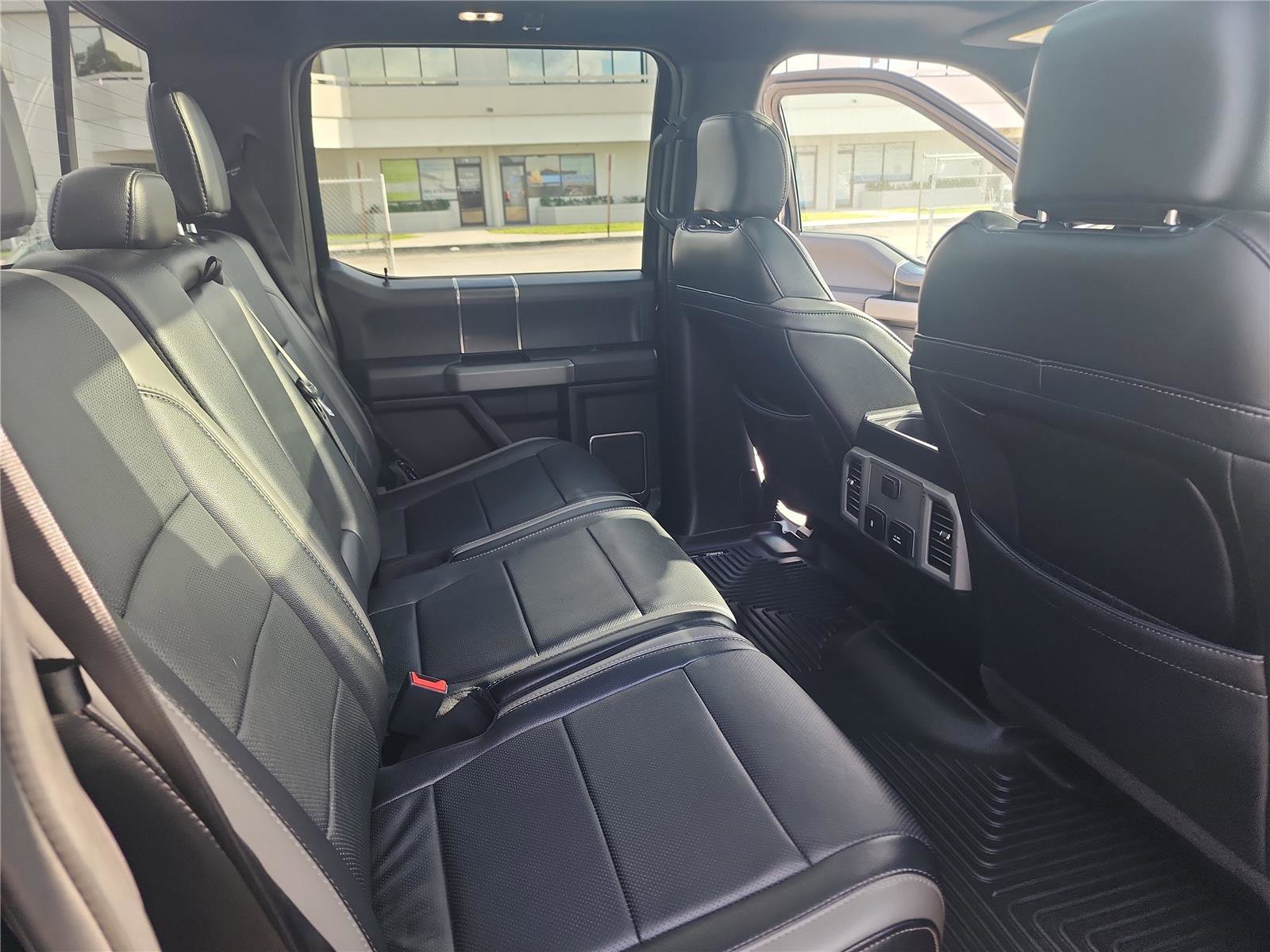 Used 2018 Ford F150 Raptor w/ Equipment Group 802A Luxury AWD/4WD image 21