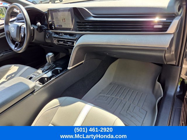 Used 2025 Toyota Camry SE FWD image 16