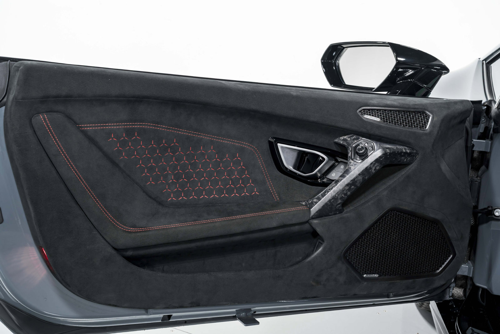 Used 2018 Lamborghini Huracan Performante AWD/4WD image 9