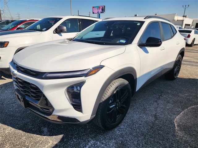 Used 2025 Chevrolet Trax ACTIV w/ Driver Confidence Package image 3