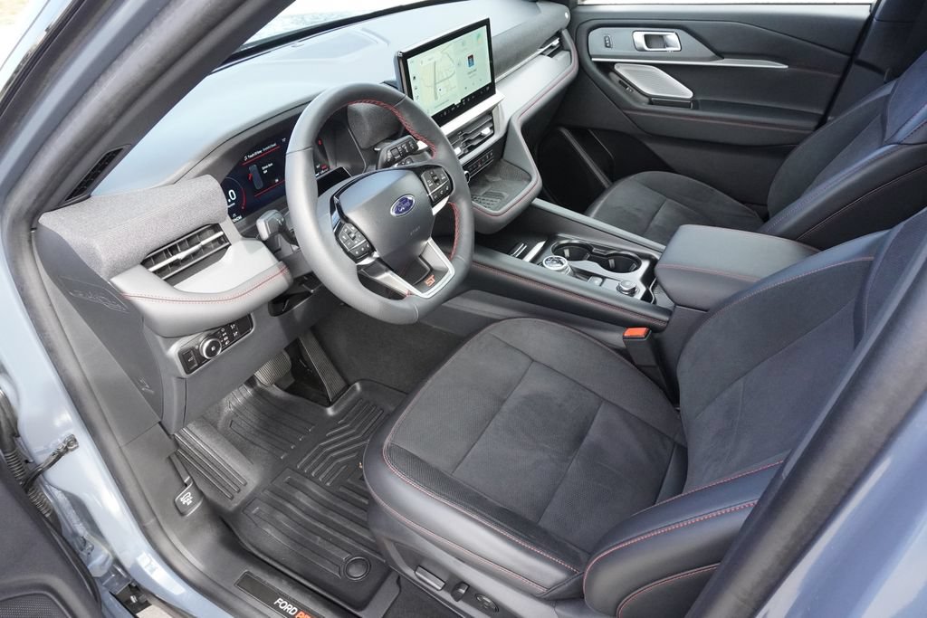 Used 2025 Ford Explorer ST w/ Sun And Sound Package AWD/4WD image 18