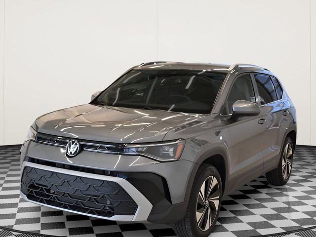Used 2025 Volkswagen Taos SE AWD/4WD image 9