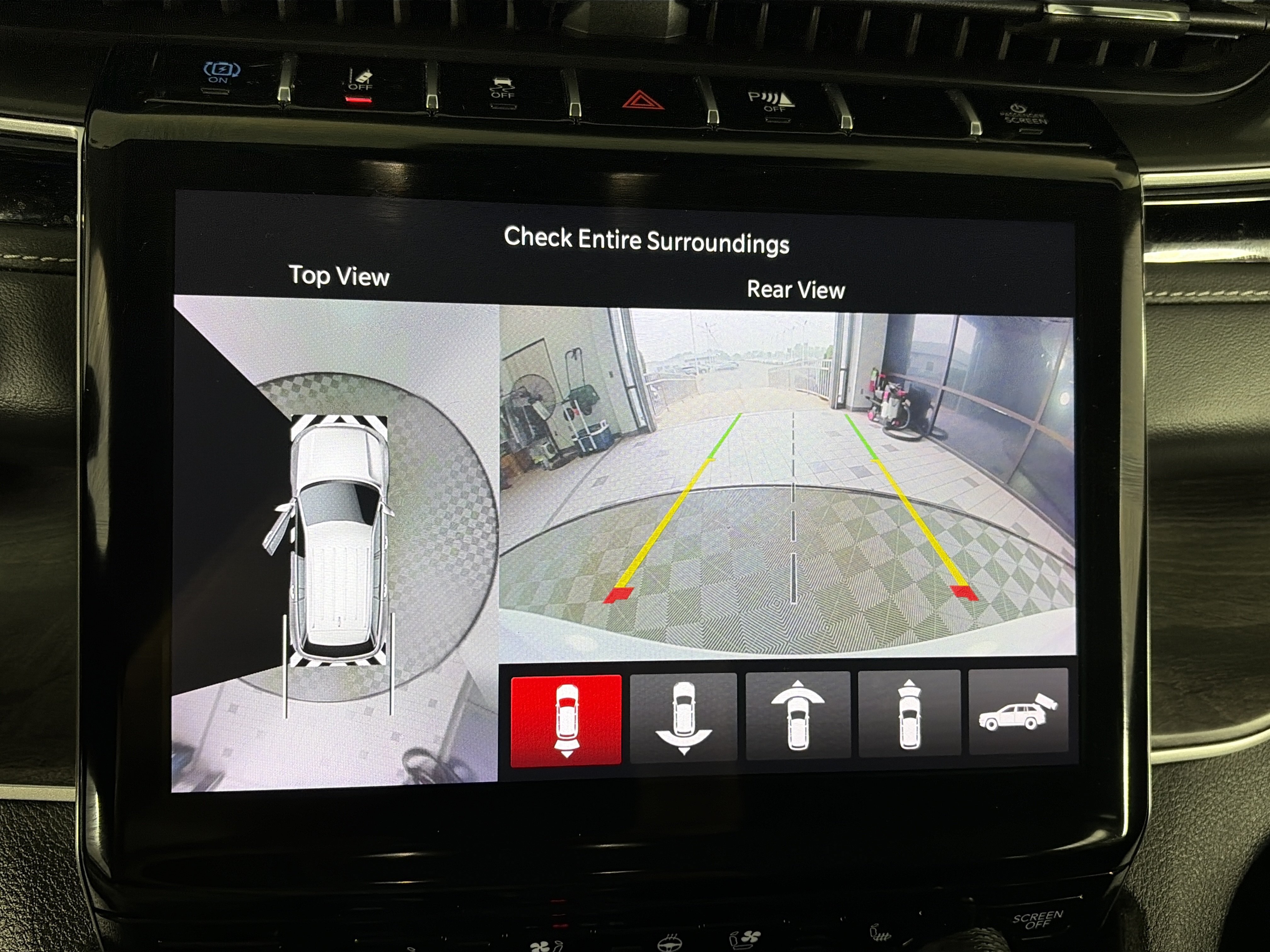 Used 2023 Jeep Grand Cherokee 4WD 4xe w/ Luxury Tech Group II image 23
