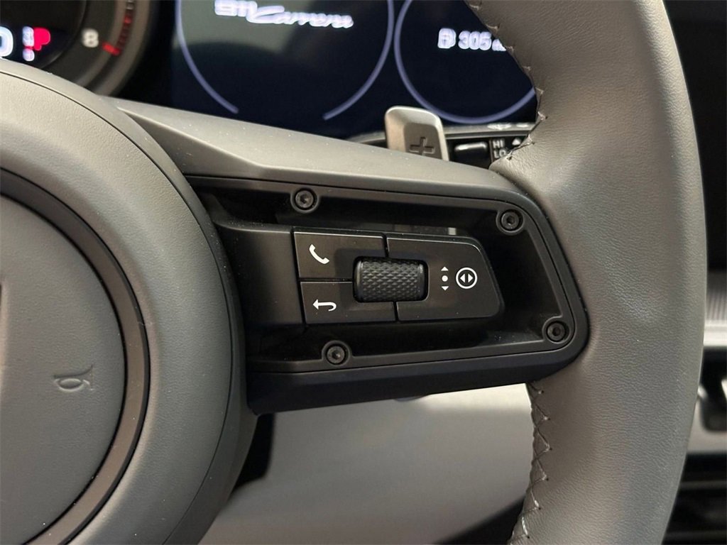 Used 2024 Porsche 911 Carrera image 21