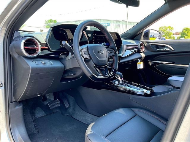 New 2026 Chevrolet Trax RS w/ Sunroof Package FWD image 8