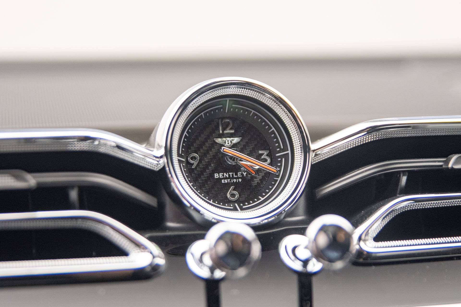 New 2026 Bentley Bentayga AWD/4WD image 18