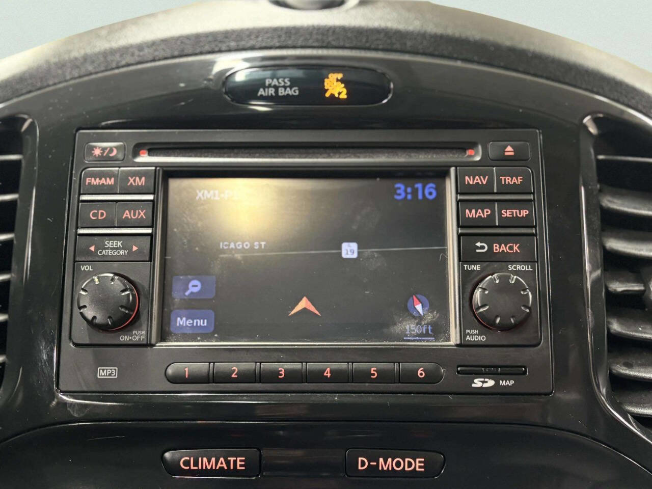 Used 2013 Nissan Juke SL image 24