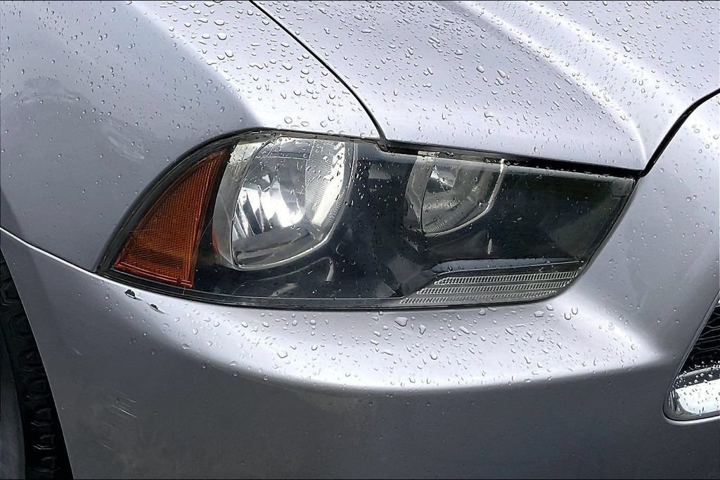 Used 2014 Dodge Charger SE RWD image 34