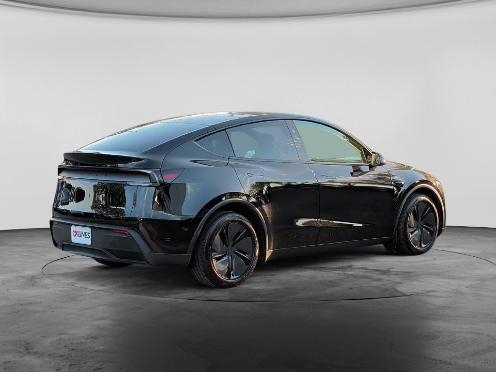 Used 2026 Tesla Model Y Long Range AWD/4WD image 7
