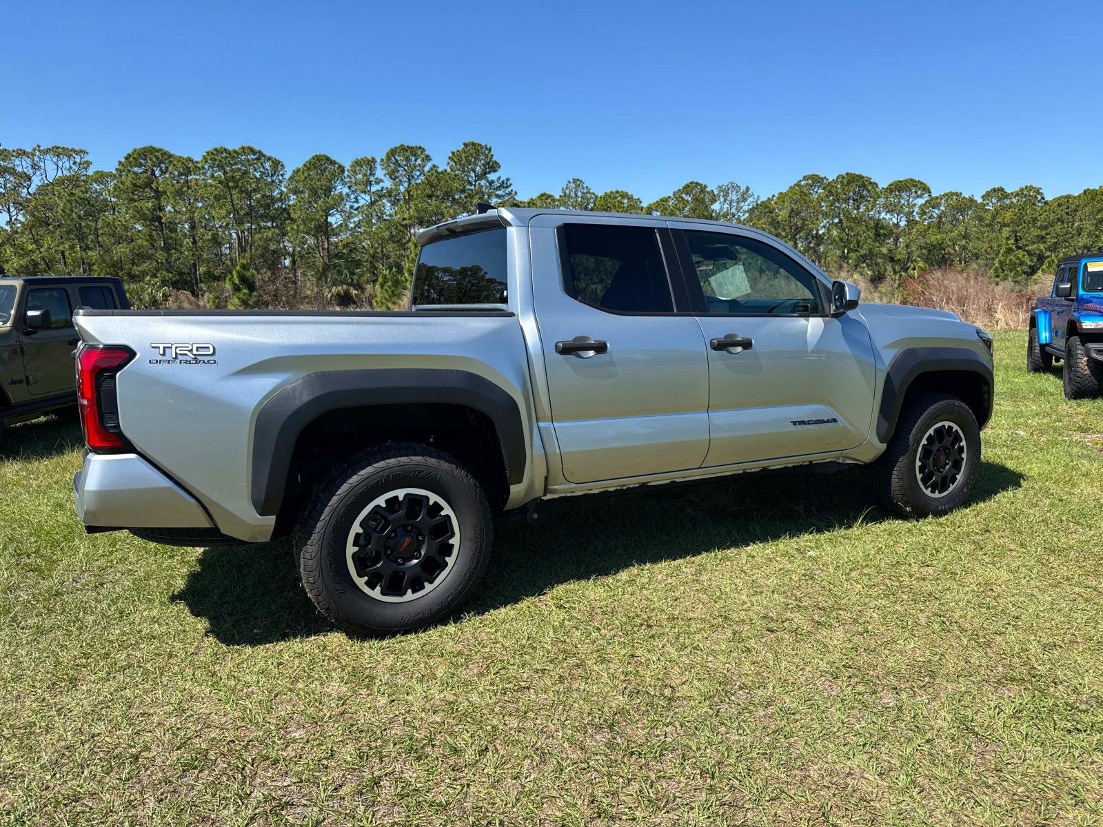 Used 2024 Toyota Tacoma TRD Off-Road image 3
