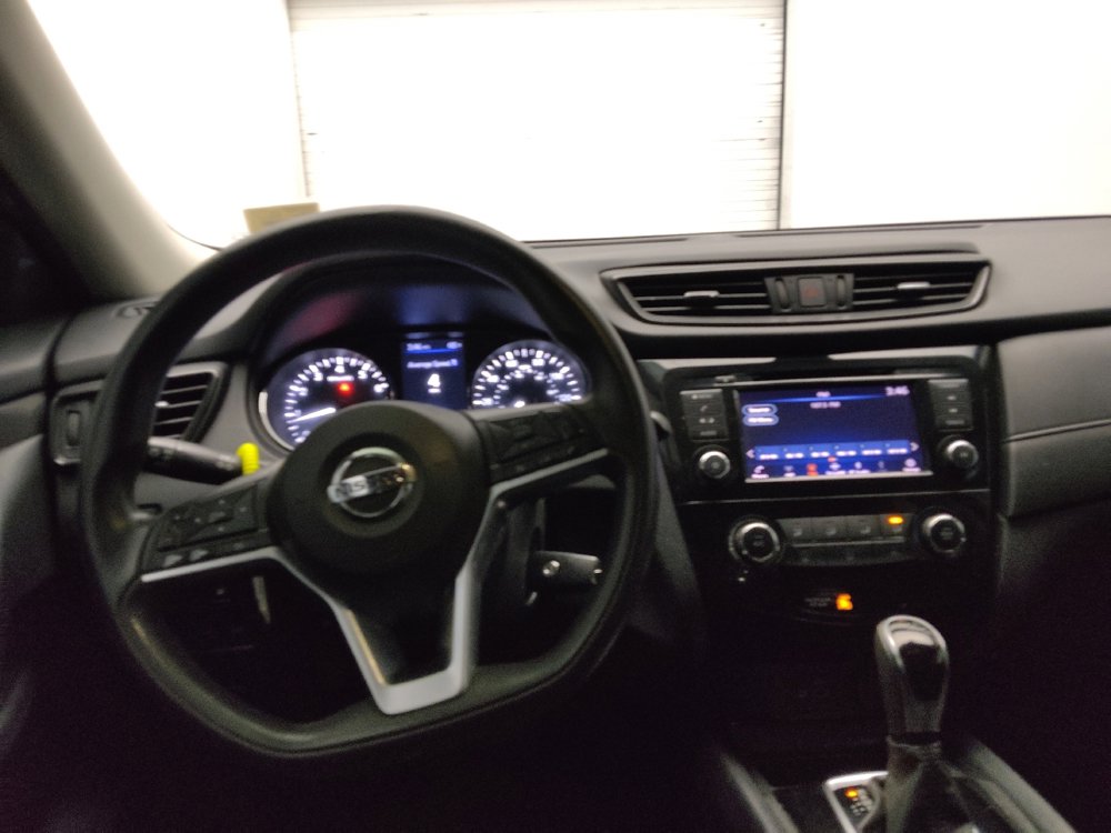 Used 2019 Nissan Rogue S image 22