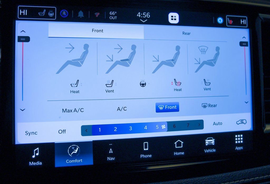 Used 2023 Chrysler Pacifica Limited image 24