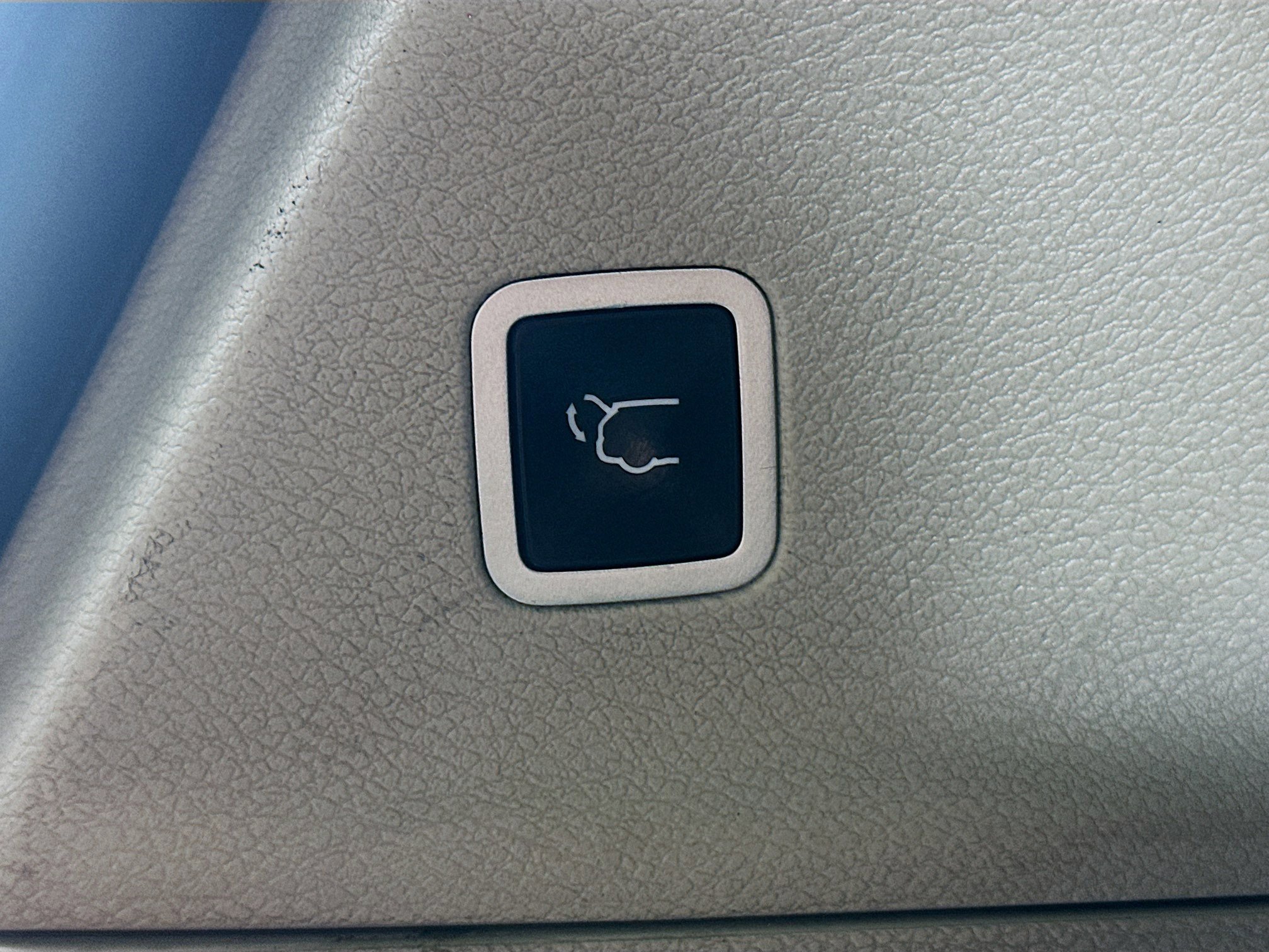 Used 2022 Chrysler Pacifica Touring-L w/ Uconnect Theater Family Group image 30